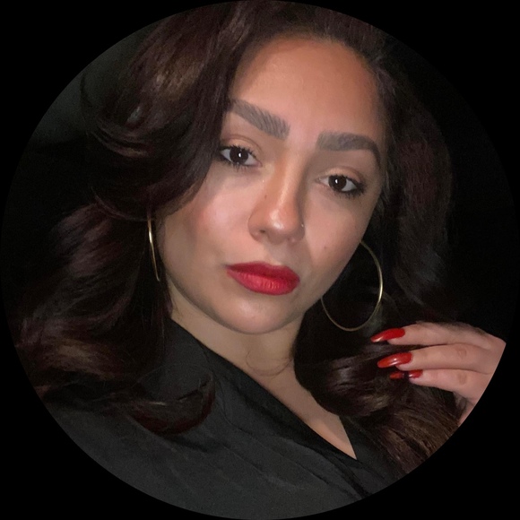 Meet your Posher, Alia - Picture 1 of 1